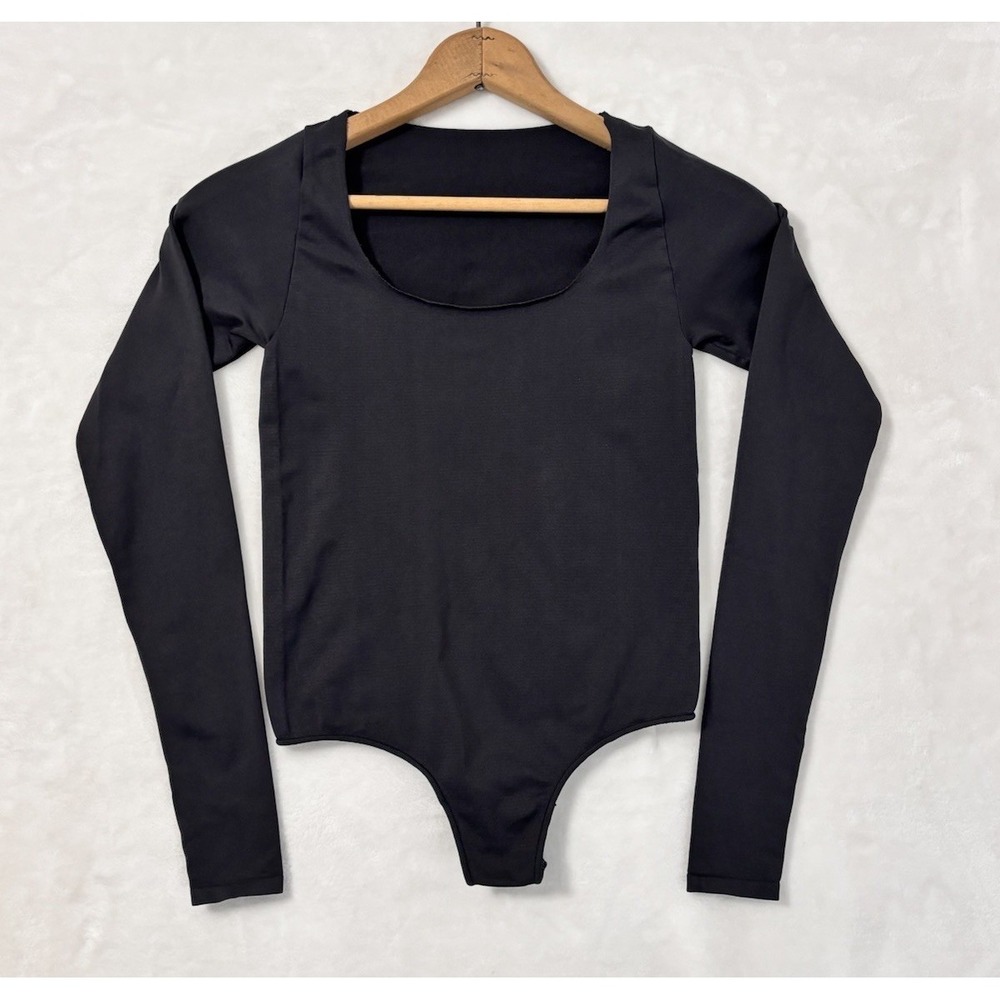 SKIMS Essential Scoop Neck Long Sleeve Thong Bodysuit Black Size S/M 0694